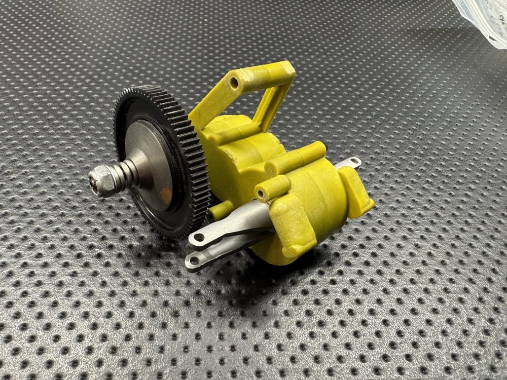 Vintage MIP Yellow Transmission Spur Slipper Outdrives for Team Associated RC10