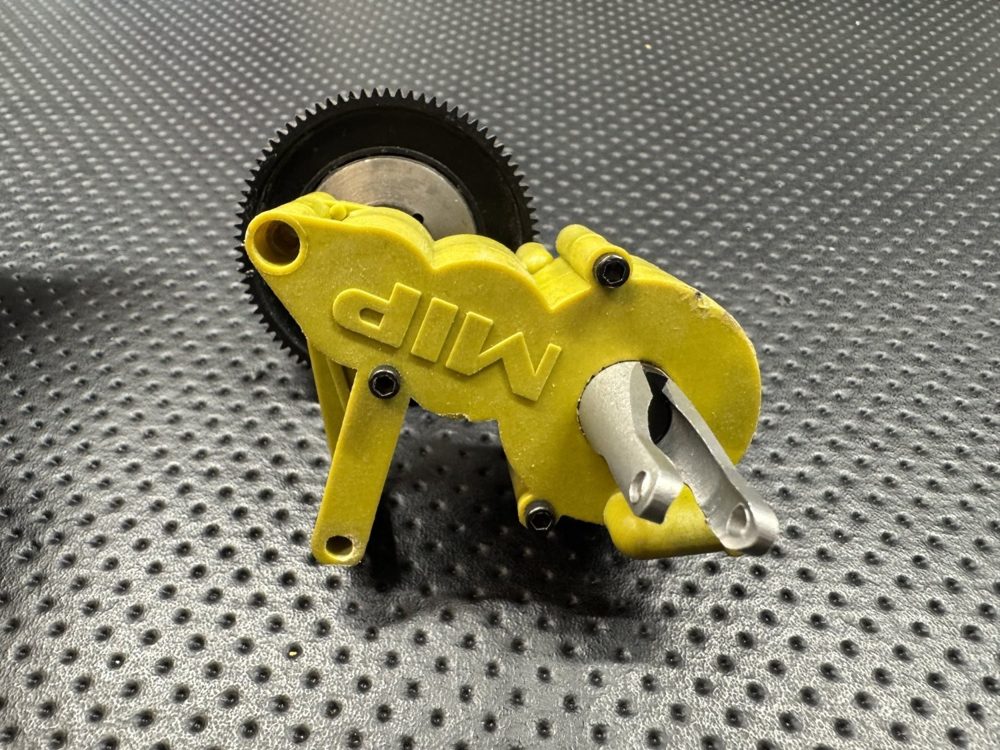 Vintage MIP Yellow Transmission Spur Slipper Outdrives for Team Associated RC10 photo 2
