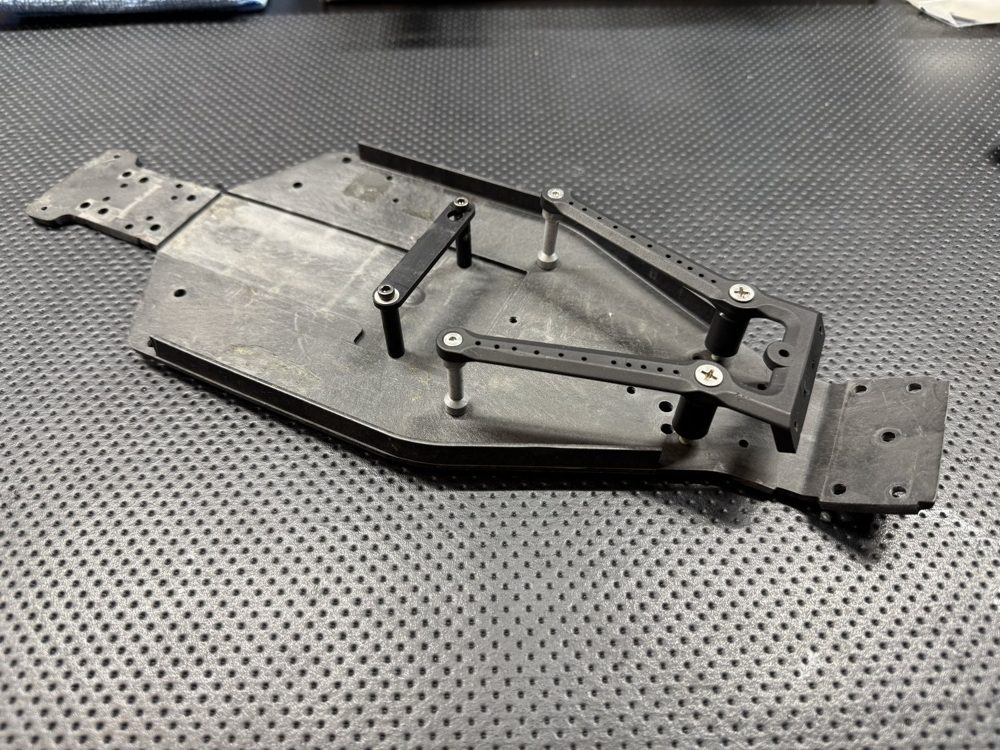 Vintage Andy's Molded RC10 Chassis w/ Battery Box, Bulkhead and RPM Bumper